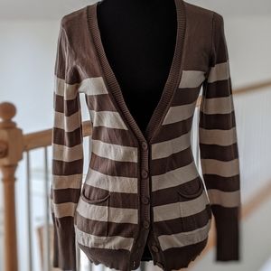 Pink Rose V neck button front sweater with pockets